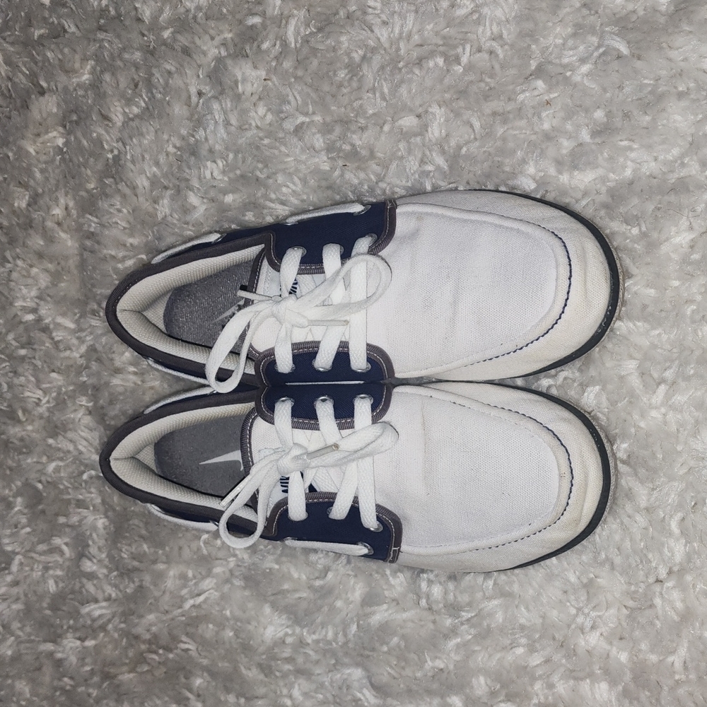 Mens white Nike boat shoes size 9.5
